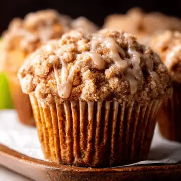 Apple Cinnamon Crumb Muffins