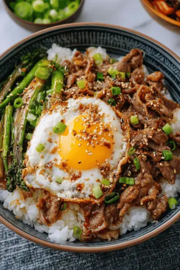 Gyudon (Japanese Beef & Rice Bowls)