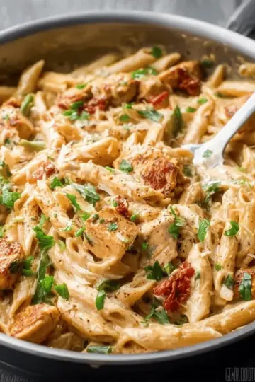 One Pot Creamy Cajun Chicken Pasta