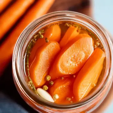 Easy Quick Pickled Carrots