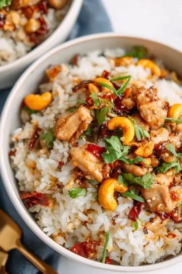 Sticky Coconut Rice with Chicken and Cashews