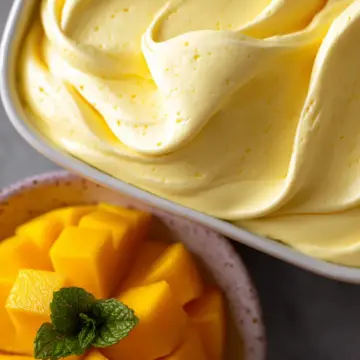 Creamy Eggless Mango Mousse