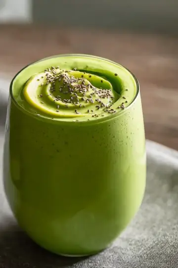 Creamy Spinach Avocado Smoothie